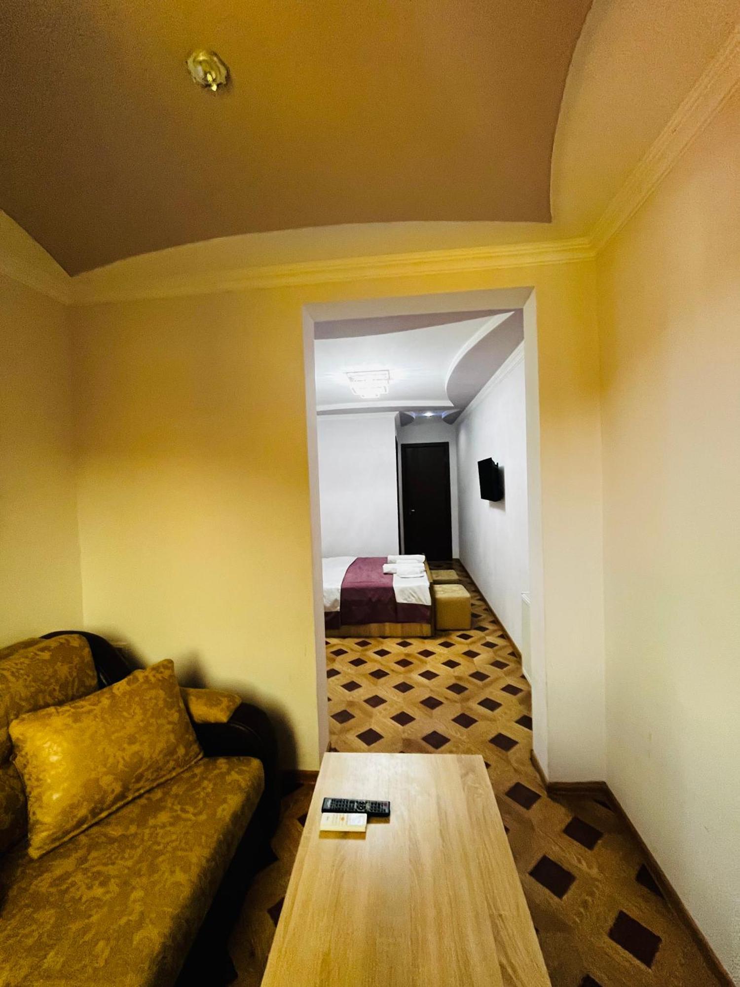 Georgian Palace Hotel Kutaisi Zewnętrze zdjęcie